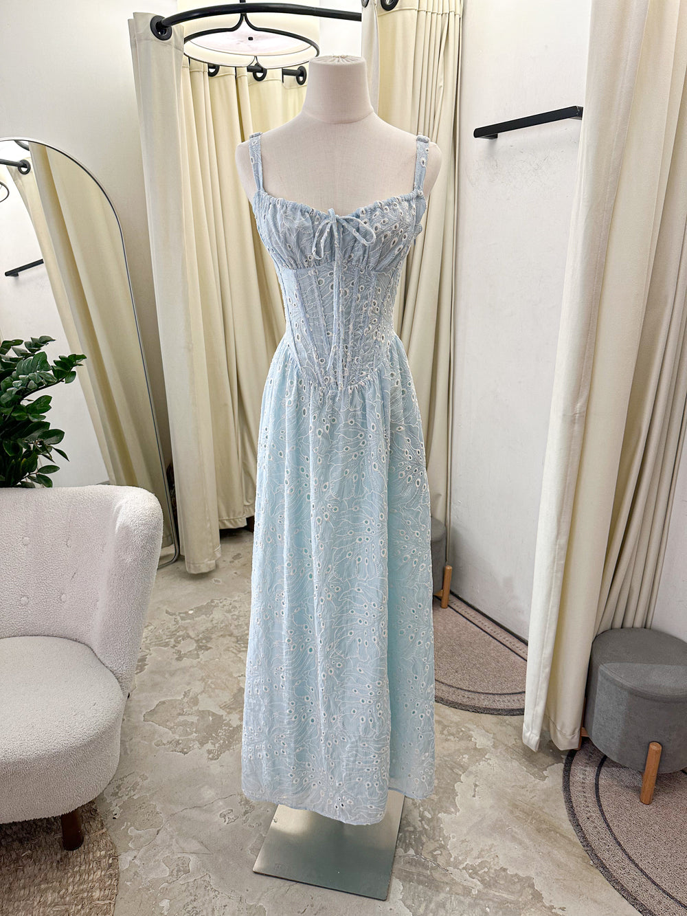 DRESSES  Shellvio